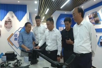 中國民營科技實業(yè)家協(xié)會調(diào)研組到范崗商會調(diào)研